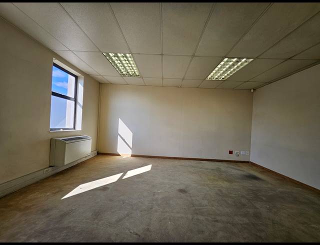 1,561M² WAREHOUSE TO LET IN RANDJESPARK